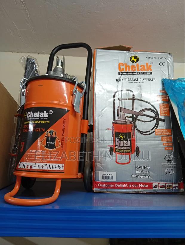 Grease Bucket Dispenser 5kg (For Lubrication)