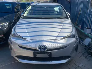 Toyota Prius Two Eco 2018 Silver