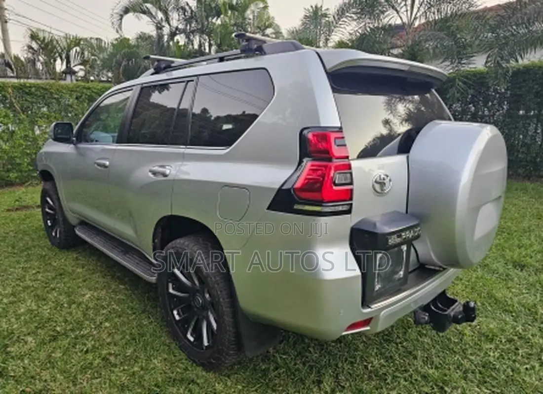 Toyota Land Cruiser Prado 3.0 172hp 2019 Silver