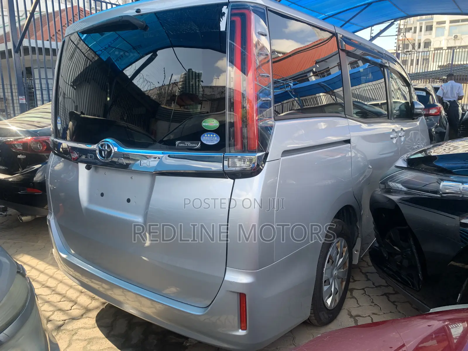 Toyota Noah 2.0 AWD (6 Seater) 2018 Silver