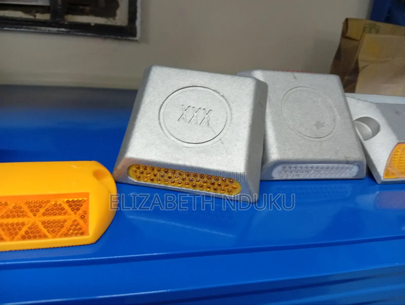Stud 3m Cat Eye (Road Safety)