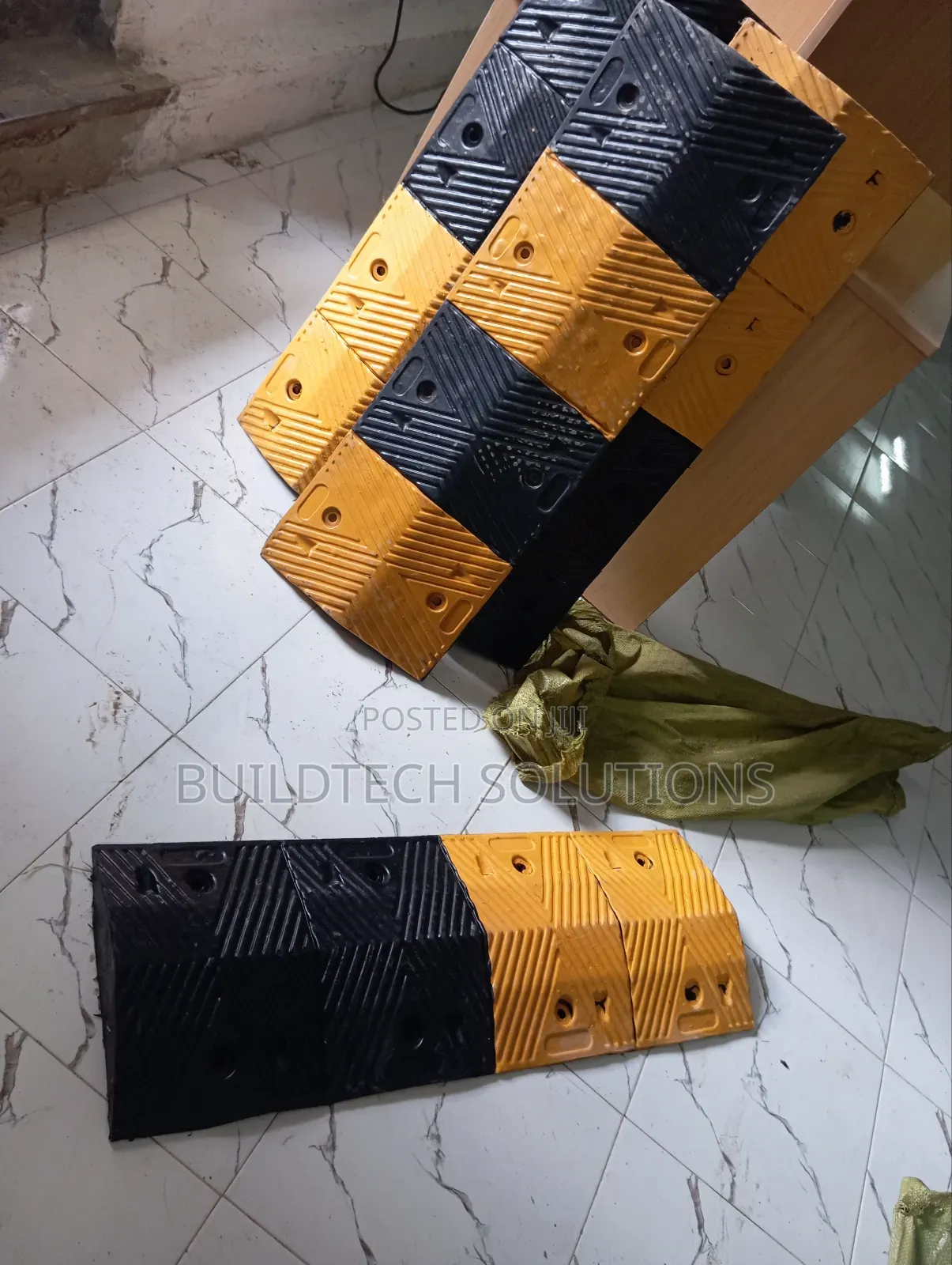 Strong Rubber Speed Bumps – Heavy Duty Design