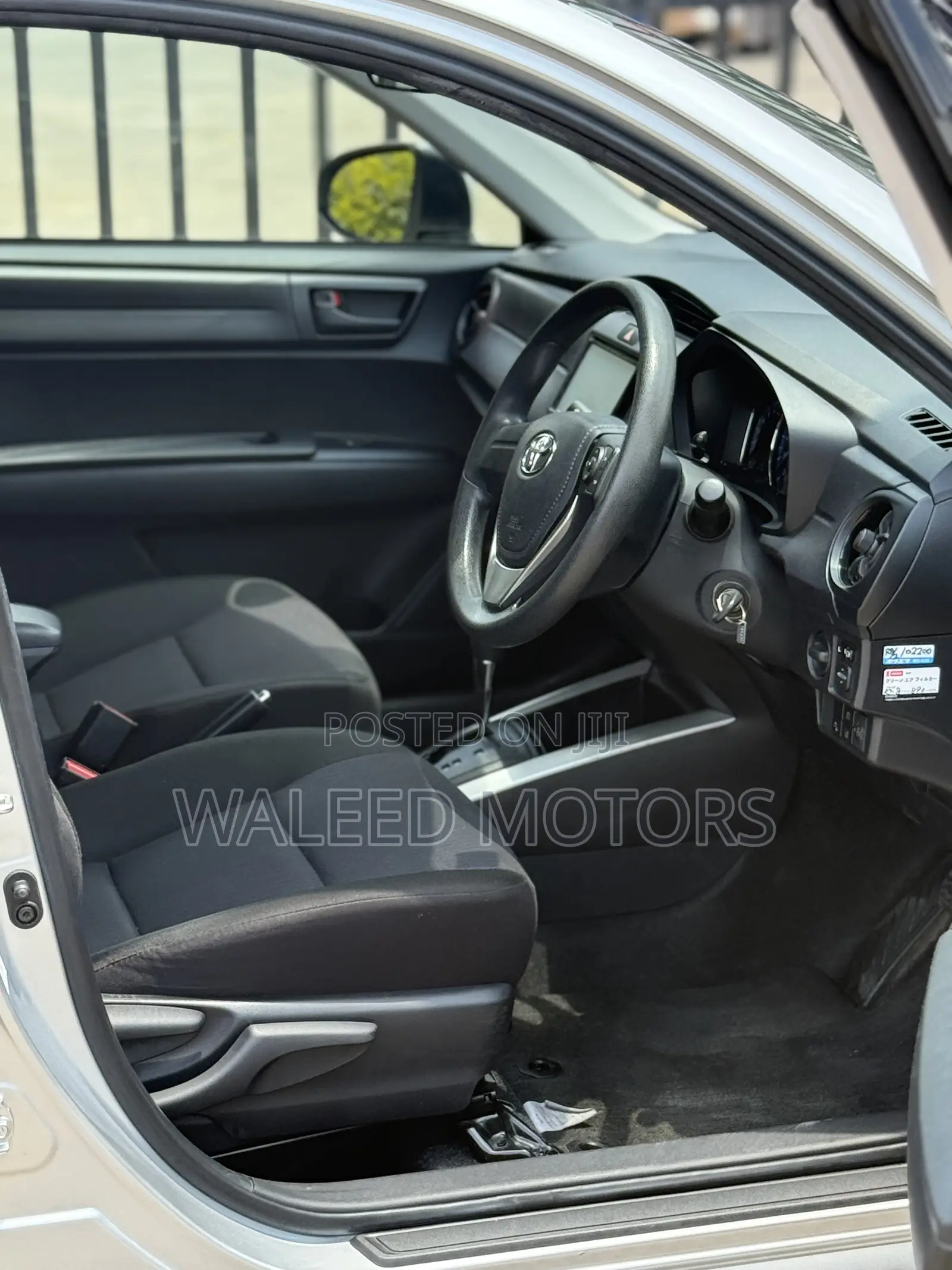 Toyota Corolla Fielder 2018 Silver