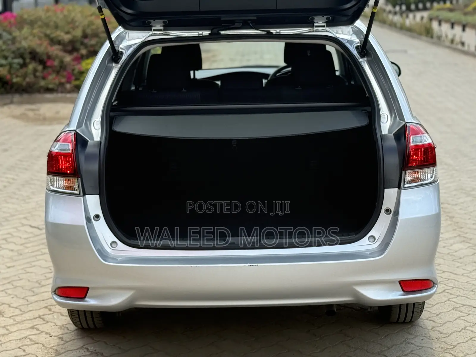Toyota Corolla Fielder 2018 Silver