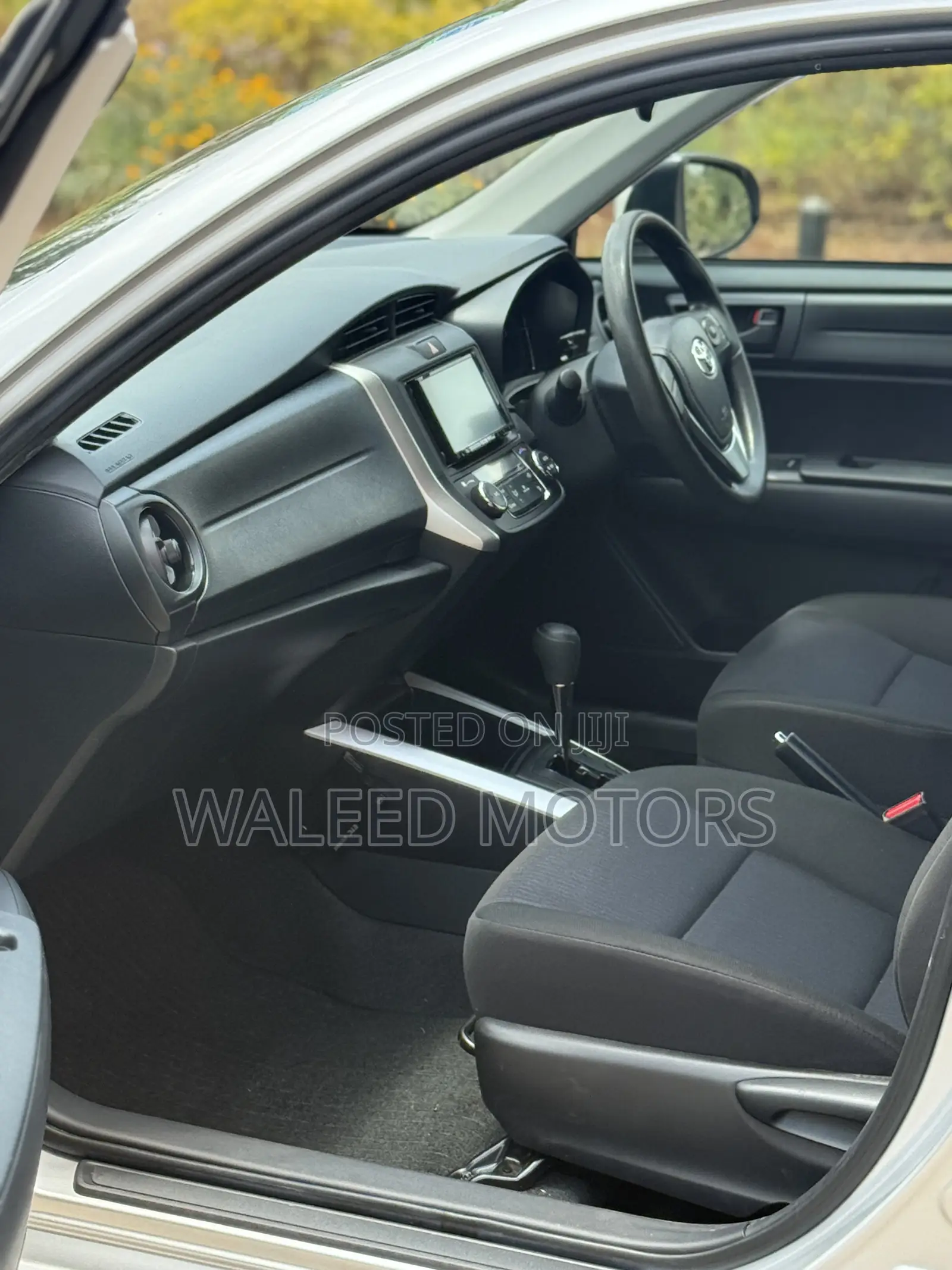 Toyota Corolla Fielder 2018 Silver