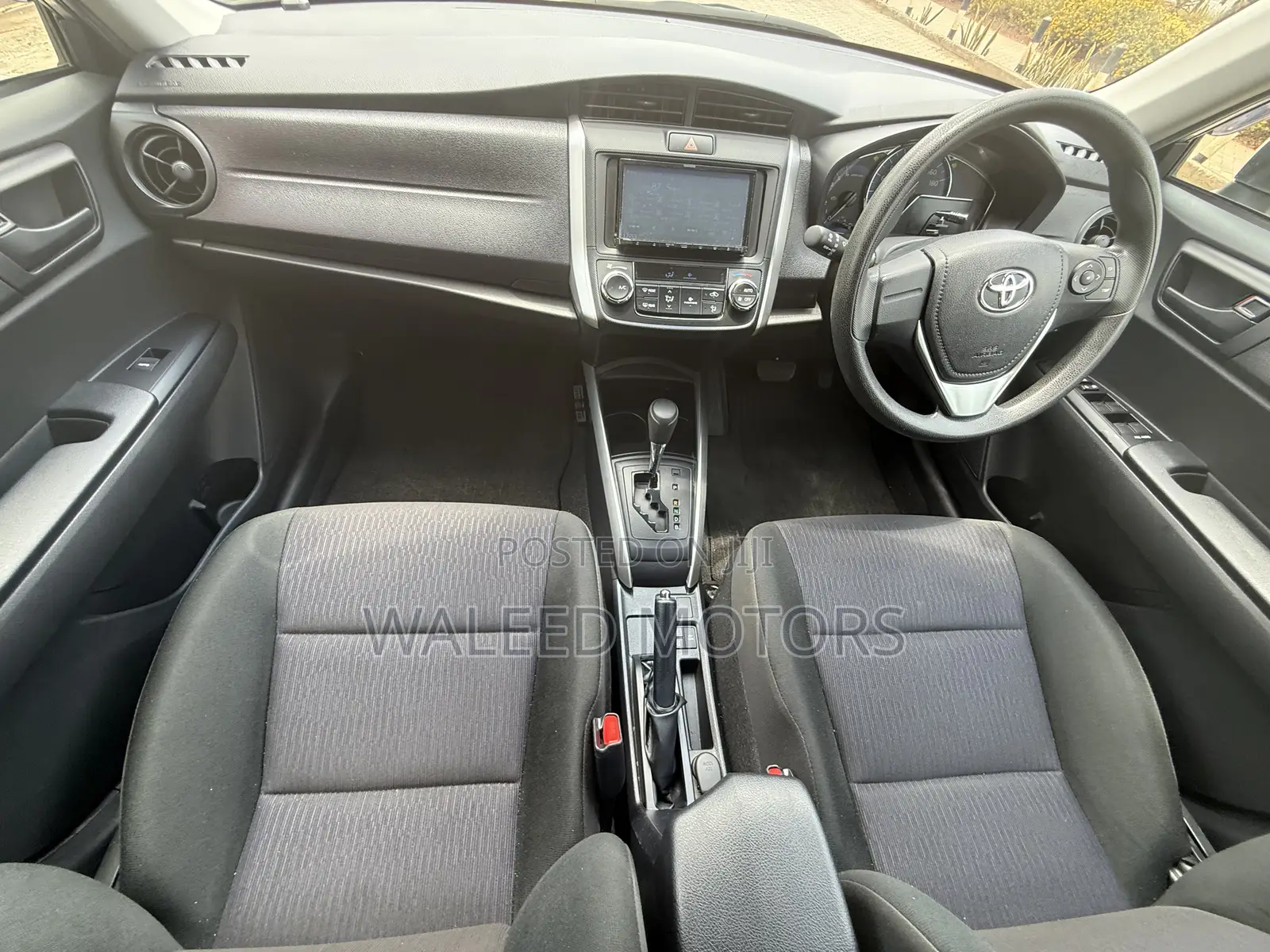 Toyota Corolla Fielder 2018 Silver
