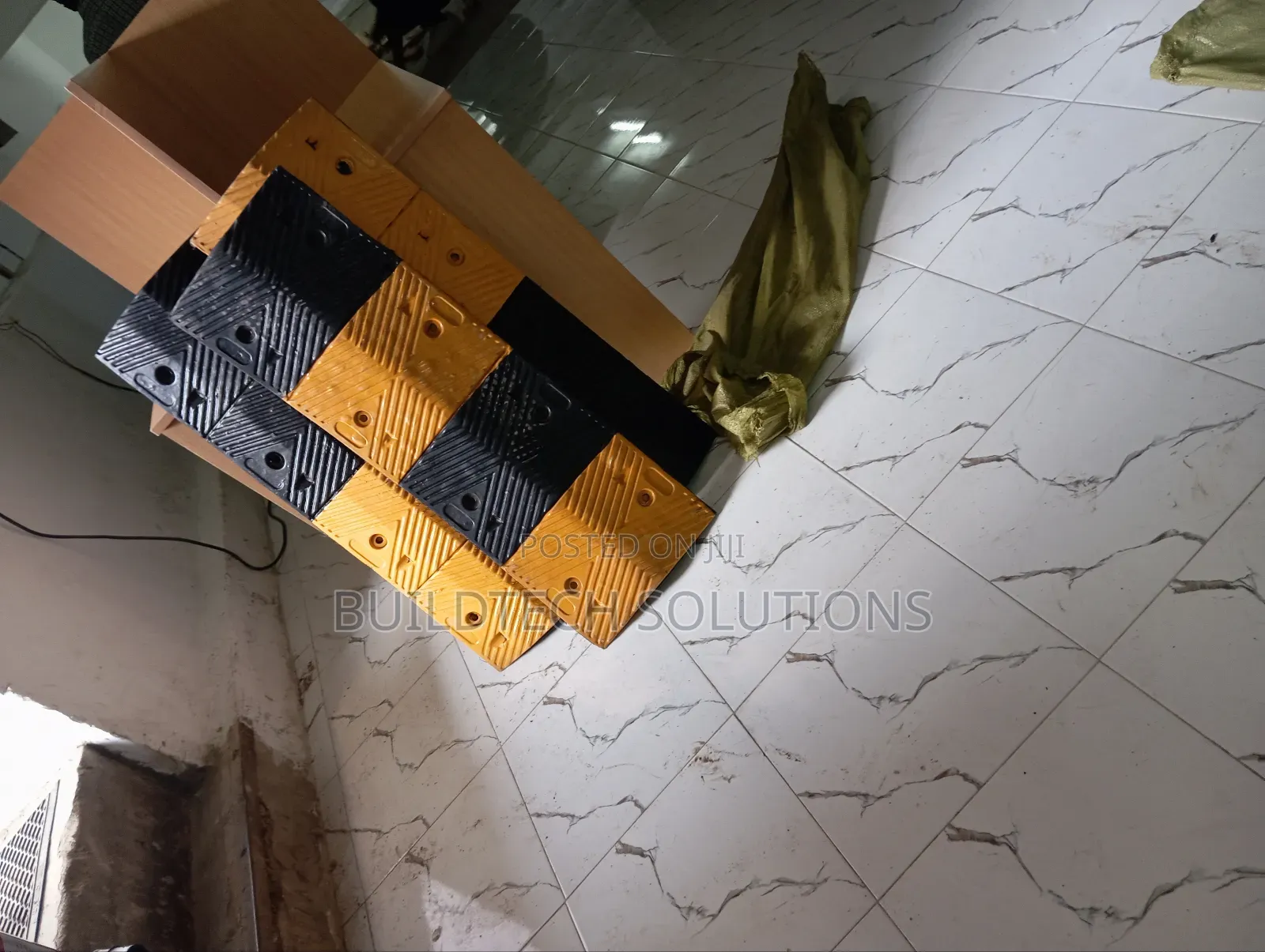 Reflective Rubber Bumps on Sale