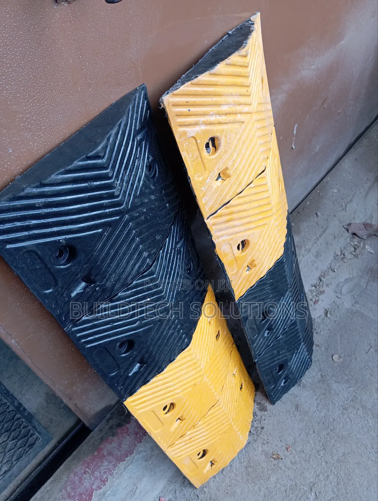 Strong Reliable Speed Bumps for Traffic Control