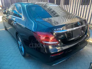 Mercedes-Benz E200 2018 Black