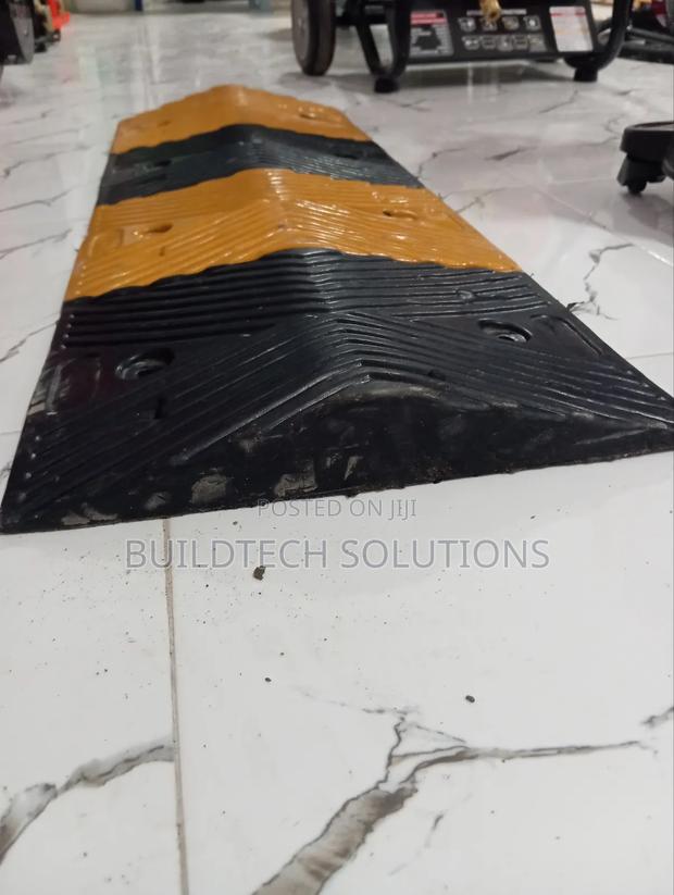 Stripped Rubber Speed Bump - thumbnail 2