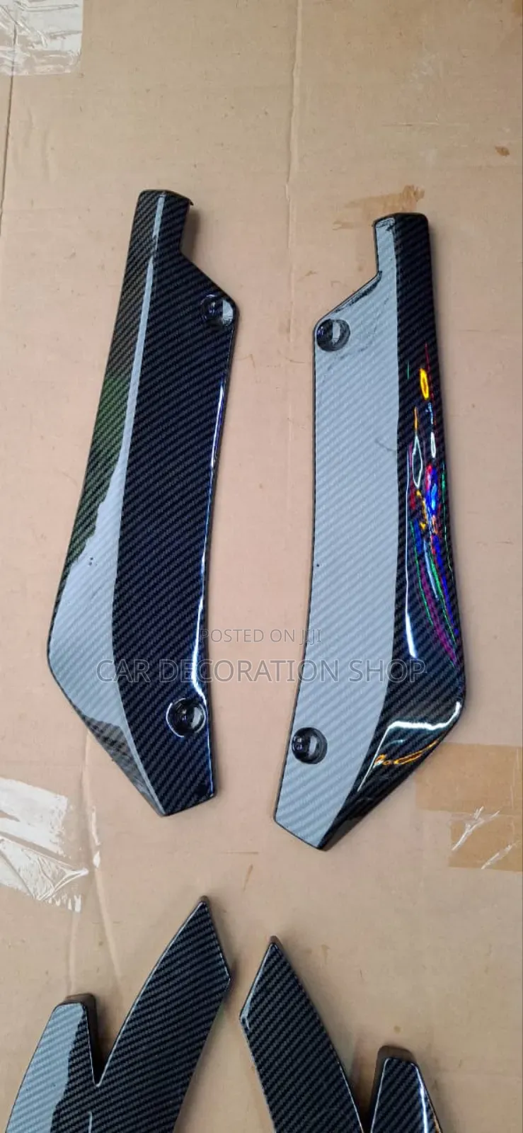 2pcs Carbon Finish Small Size Rear Corner Lip Decor