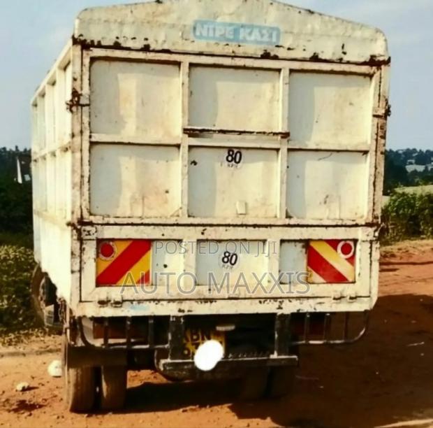 Mitsubishi Canter - thumbnail 2