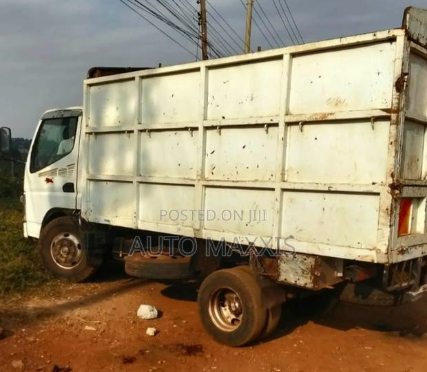 Mitsubishi Canter - thumbnail 3