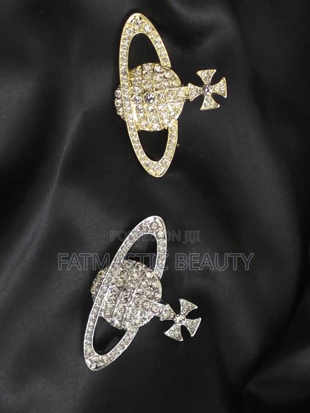 Crown Chunky Brooches - main view