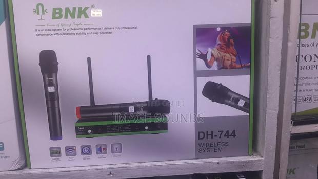 BNK Dh-744 Wireless System, a Dual-Channel VHF Professional Wireless