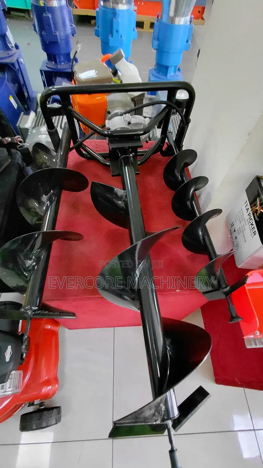 Heavy Duty Earth Auger Machine With 3 Drill Bits.