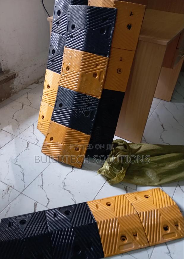 Strong Rubber Speed Bumps – Heavy Duty Design