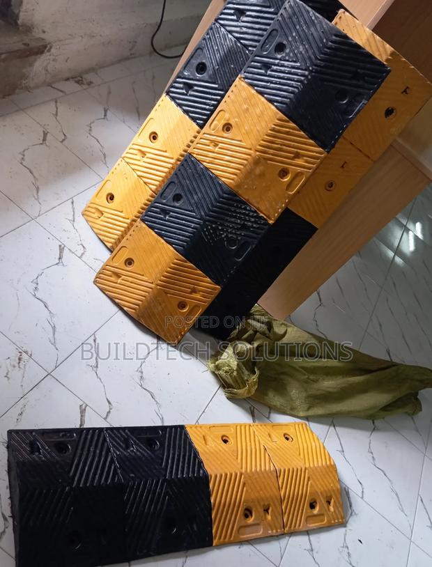 Strong Rubber Speed Bumps – Heavy Duty Design - thumbnail 2
