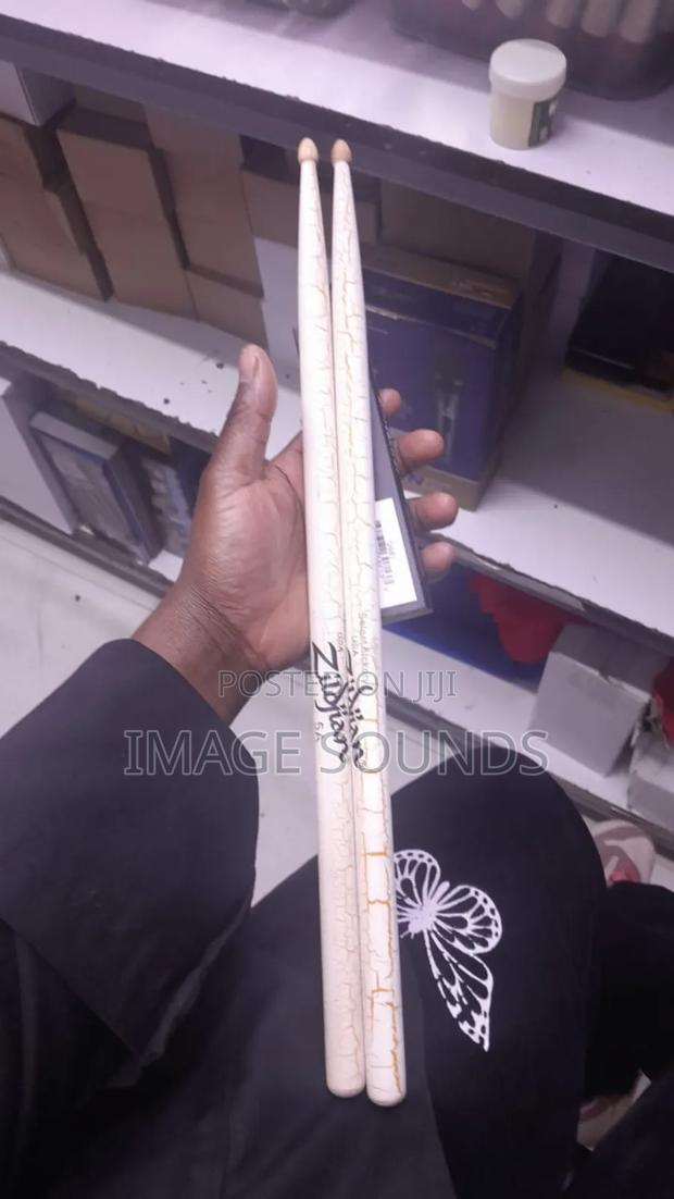 Zildjian 5a Drumsticks. (Hickory Wood) - main view