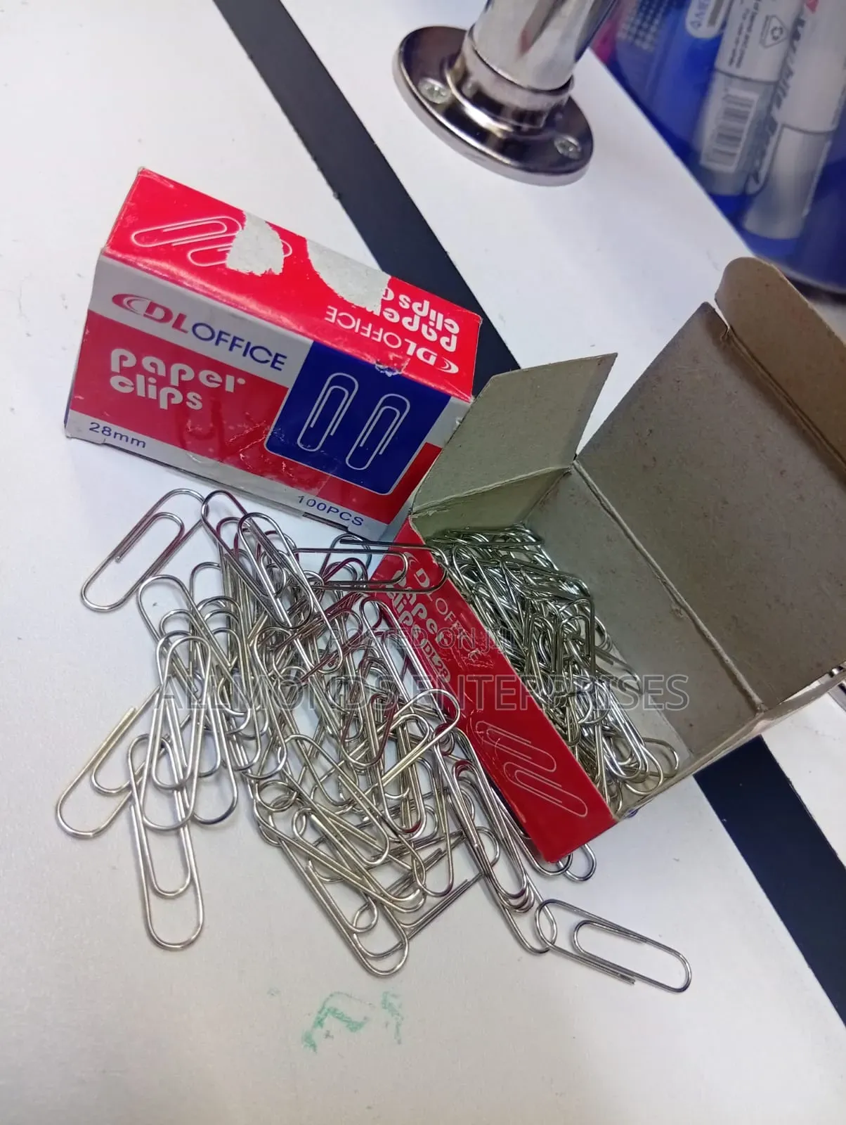 A Packet of 28mm Paper Clips- 100 Pieces Metal Clips