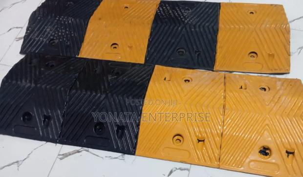 1m Long Rubber Speed Bump 50mm Thick - main view