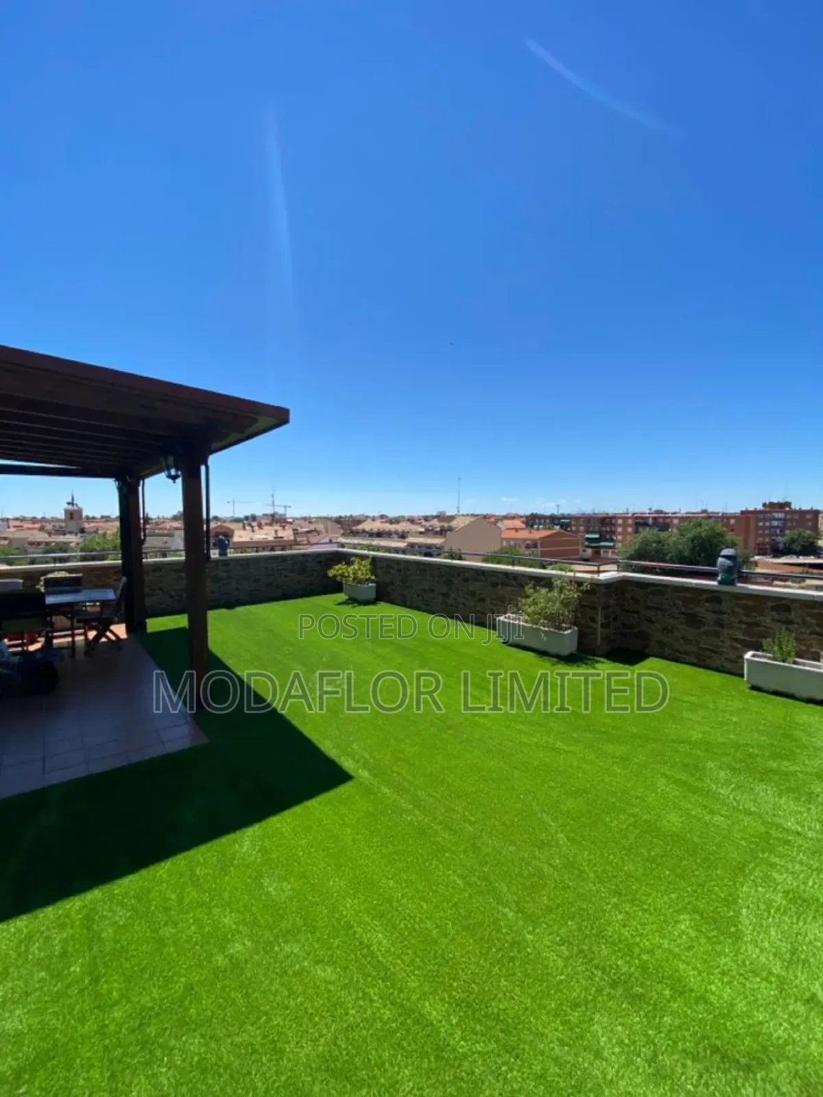 Artificial Grass Carpet for Swimming Pool Surroundings