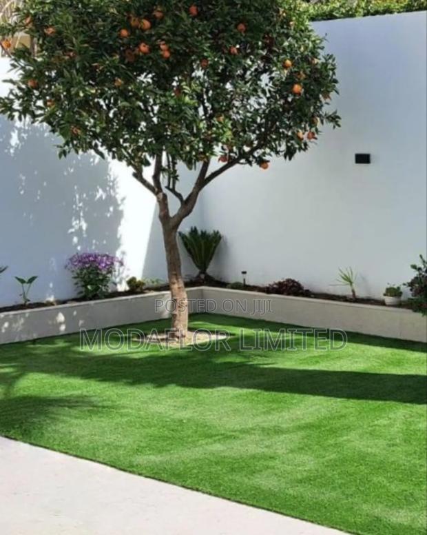 Artificial Grass Carpet for Outdoor Relaxation Benches
