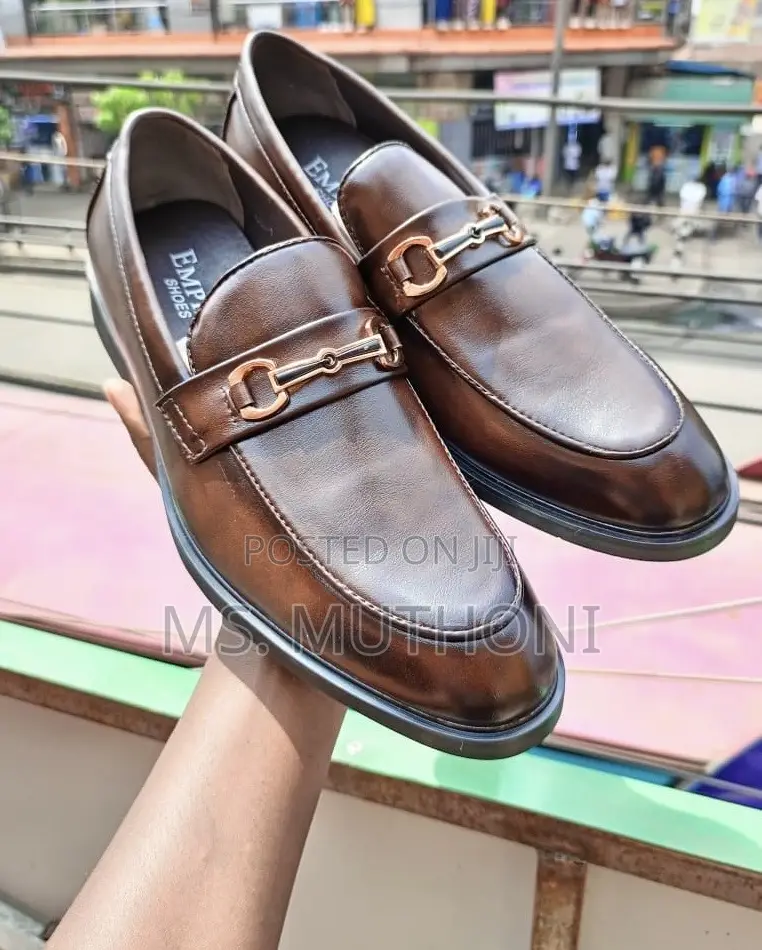 Empire Slip in Officials Size 39-45 Brown)