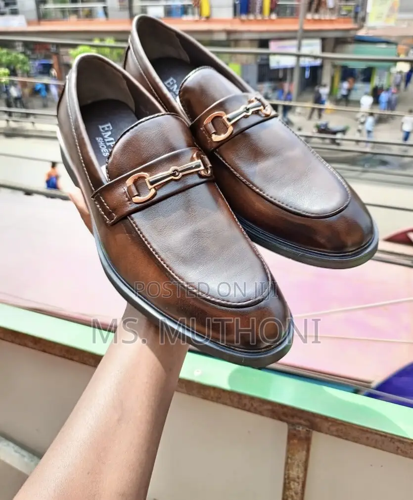 Empire Slip in Officials Size 39-45 Brown)