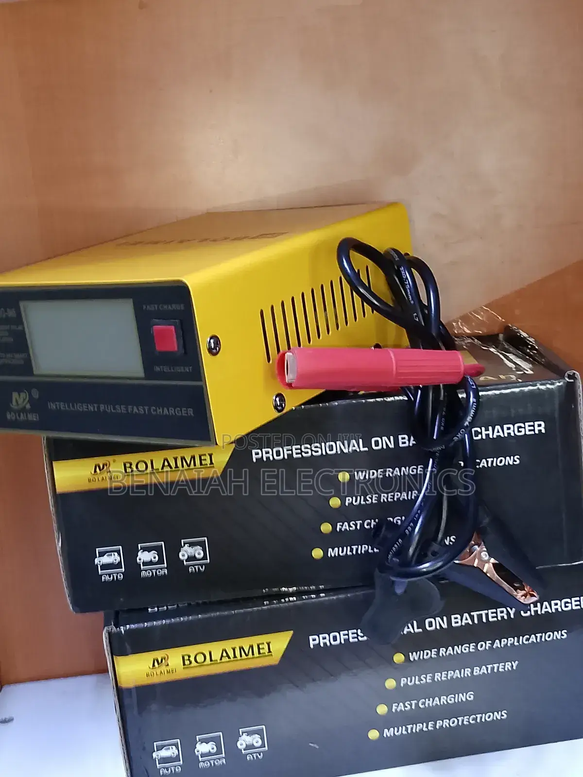 Battery Charger.Car Intelligent Pulse Fast Charger