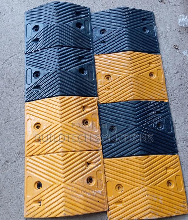 Interlocking Rubber Speed Bump. - main view