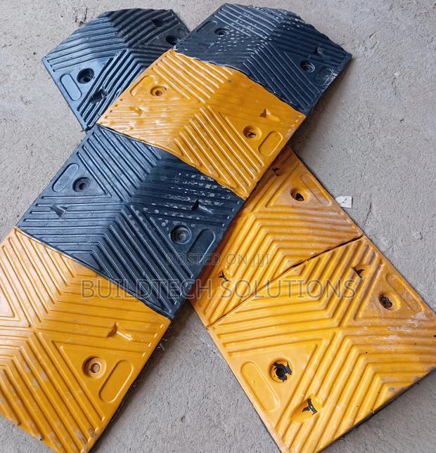 Road Safety Rubber Speed Bump - thumbnail 2