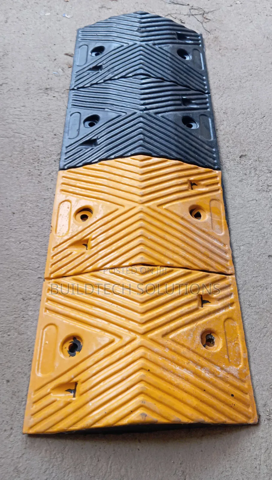 Strong Rubber Speed Humps for Vehicles Safety