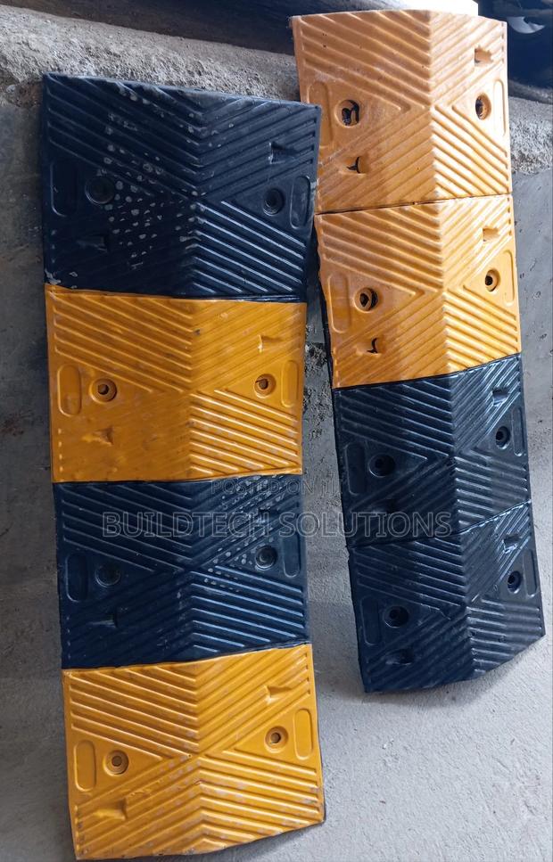 Commercial Rubber Speed Bumps - thumbnail 2
