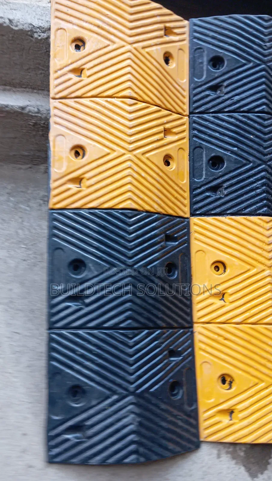 Premium Rubber Speed Breakers – Fast Delivery