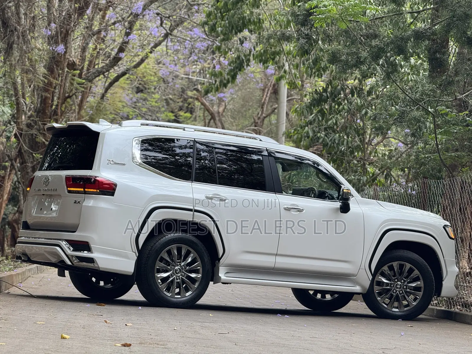 Toyota Land Cruiser LC300 2023 Pearl