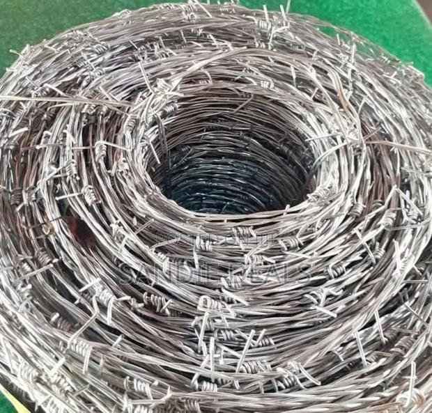 Barbed Wire/Barbed Wire Fence - thumbnail 2