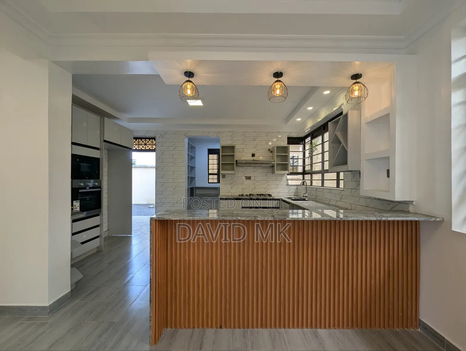 4bdrm Maisonette in Membley for sale
