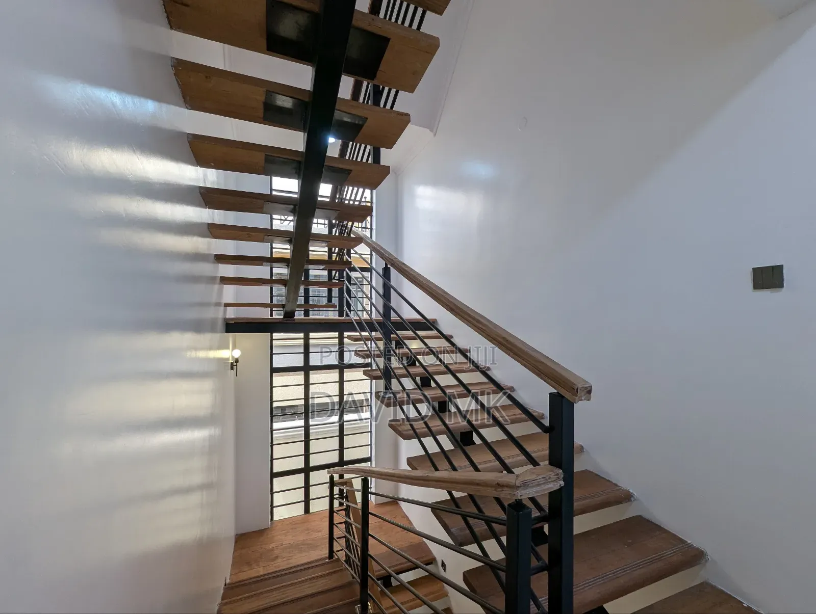4bdrm Maisonette in Membley for sale