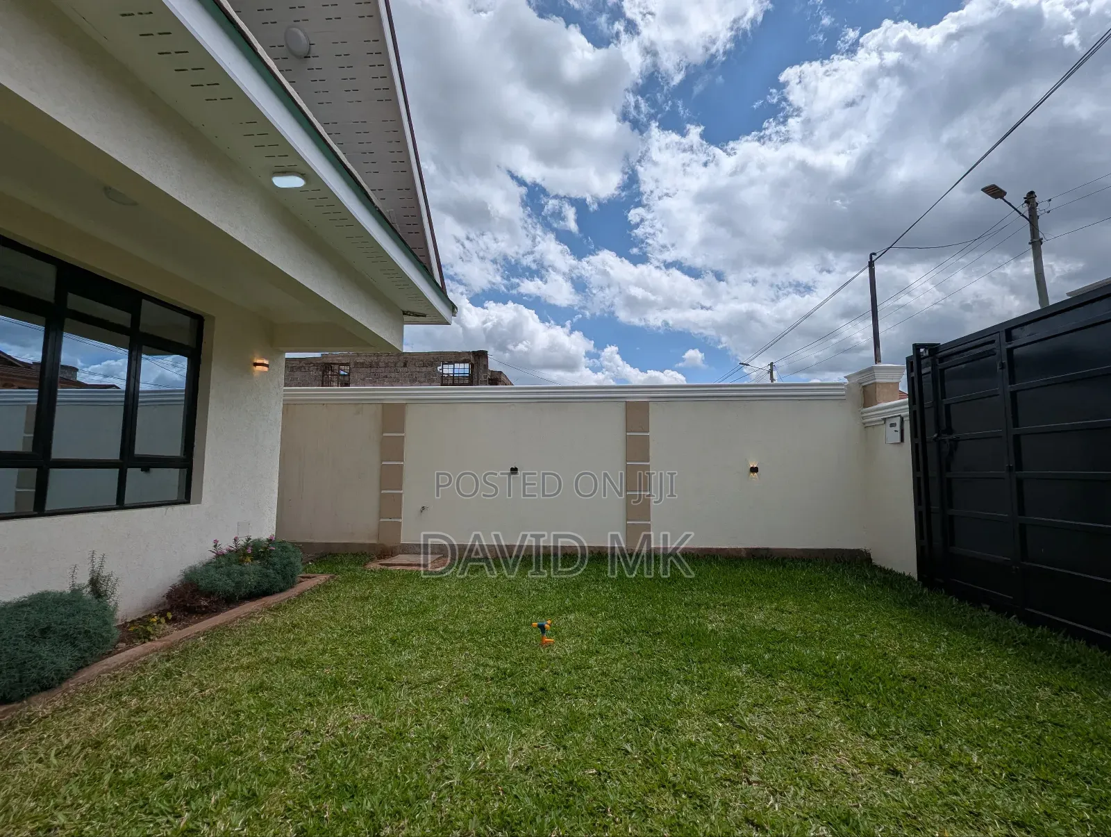 4bdrm Maisonette in Membley for sale