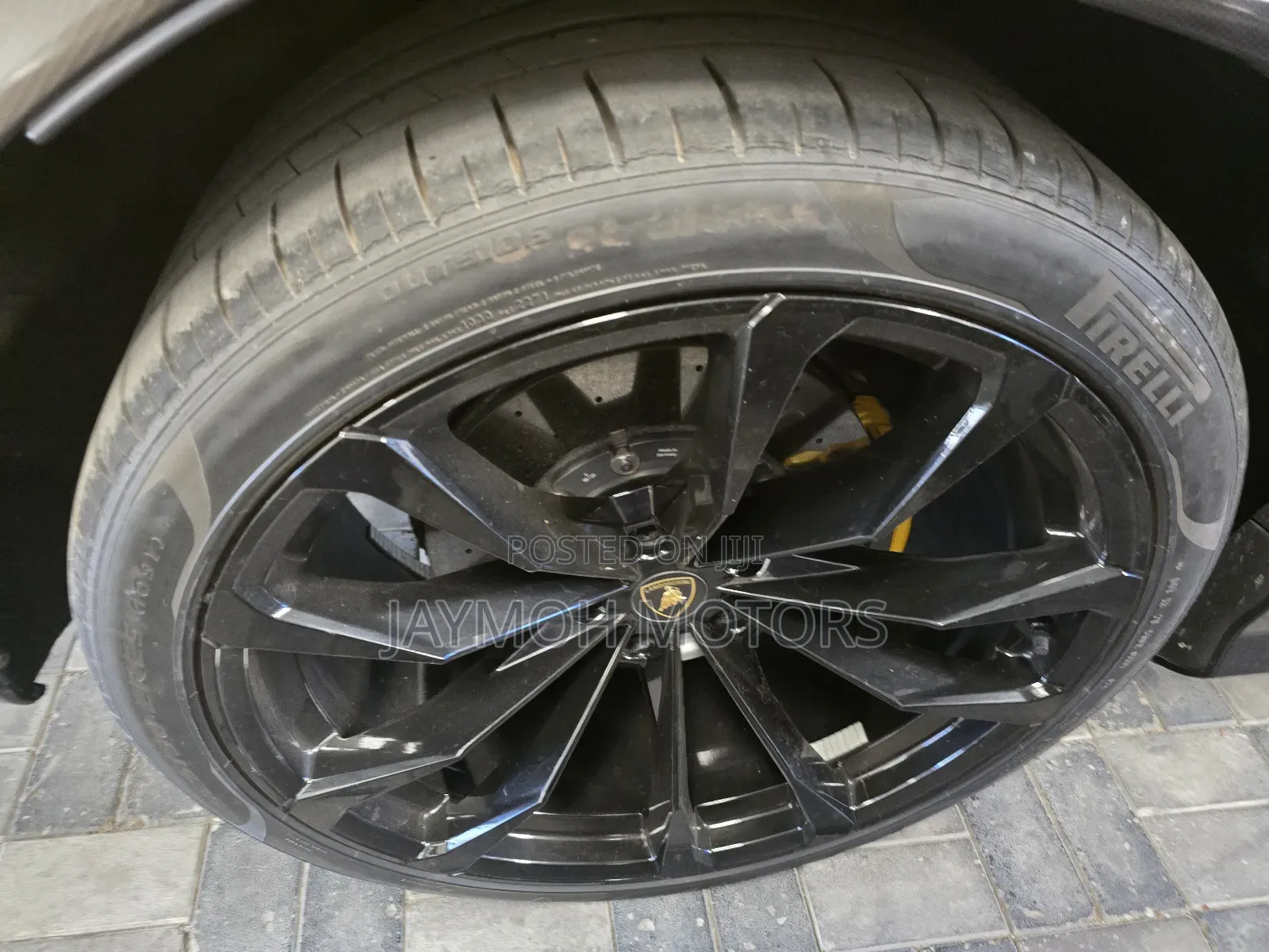 Lamborghini Urus 2022 Yellow