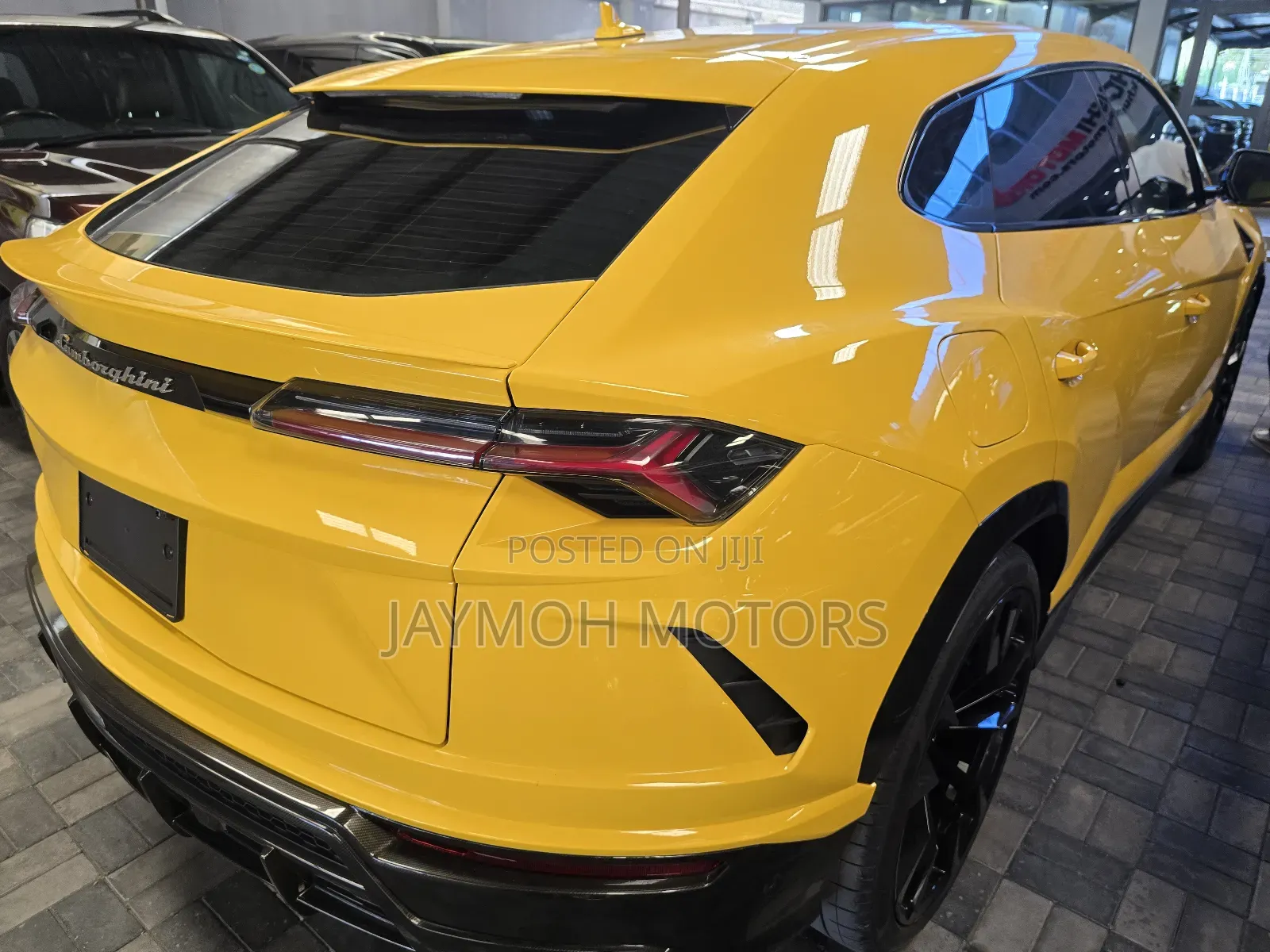 Lamborghini Urus 2022 Yellow