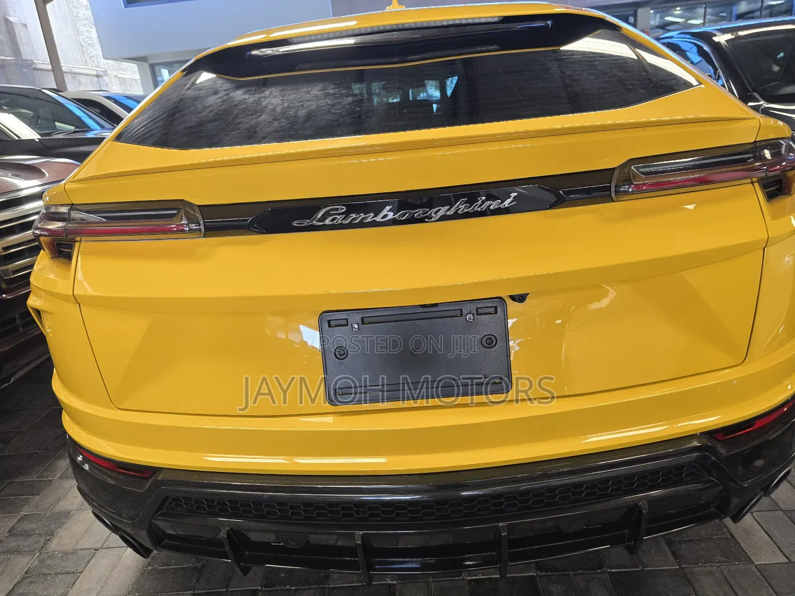 Lamborghini Urus 2022 Yellow