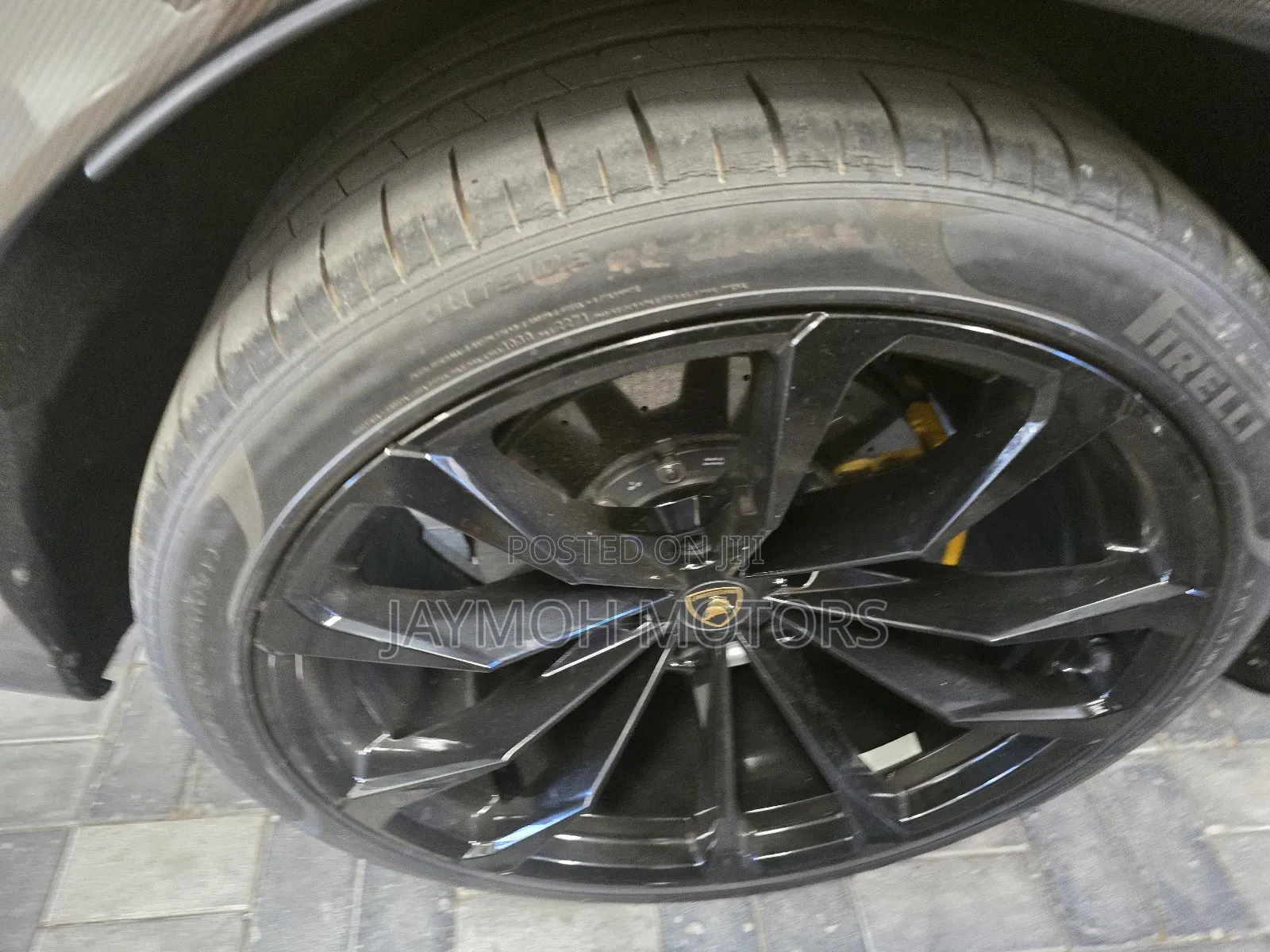Lamborghini Urus 2022 Yellow