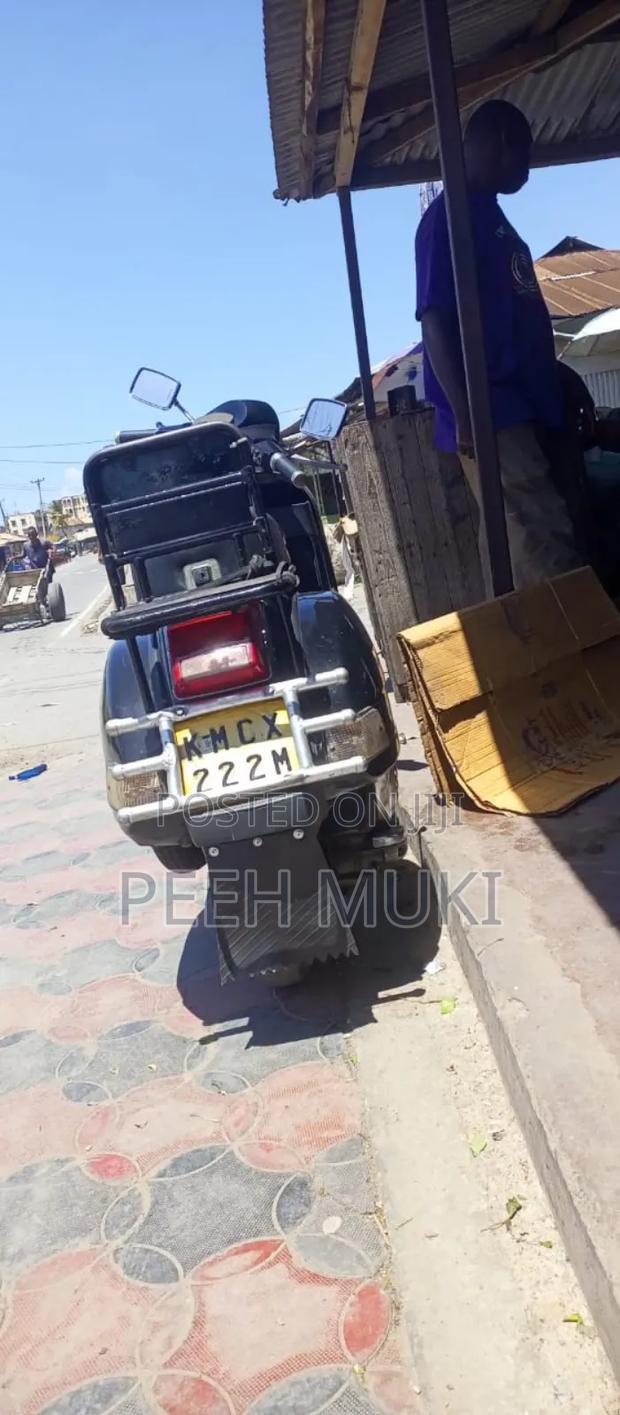 Piaggio Scooter 2012 Black - thumbnail 5