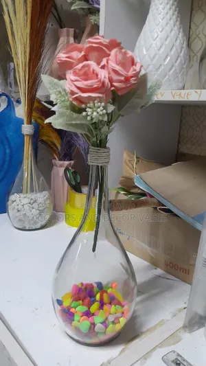 Flowers Plus Glass Vase and Decorative Stones