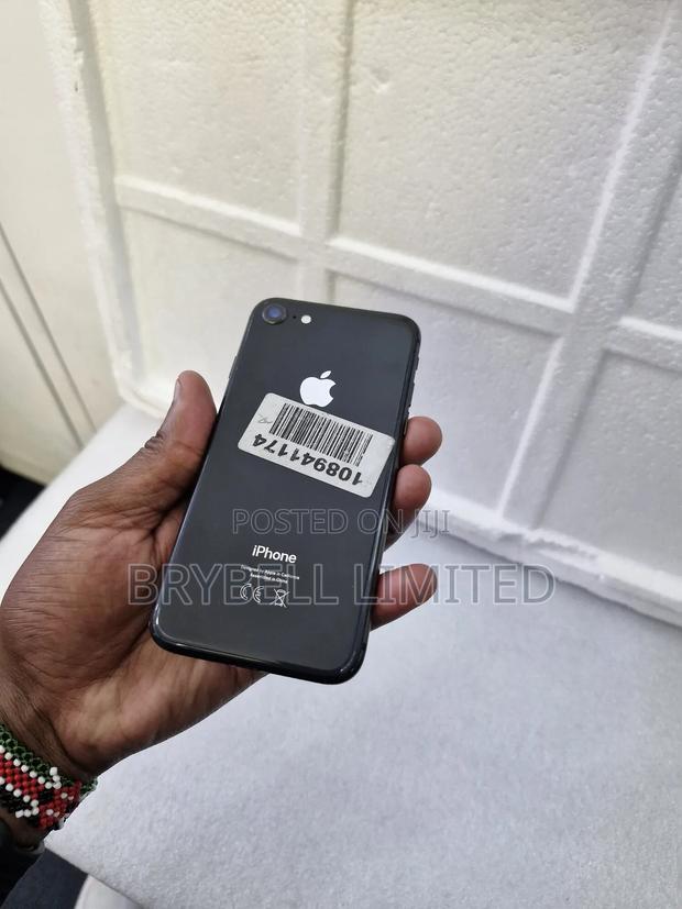 Apple iPhone 8 64 GB Black - thumbnail 2