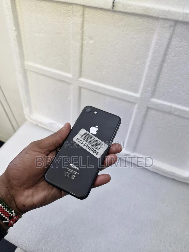 Apple iPhone 8 64 GB Black - thumbnail 5