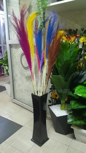 Black Vase Wooden Plus Colored Grass