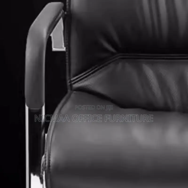 Executive Comfort Meets Timeless Style Seat